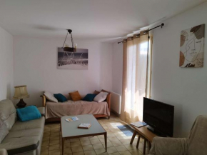 Maison rénovée 3 chambres avec terrasse et parking à Royan - FR-1-494-202